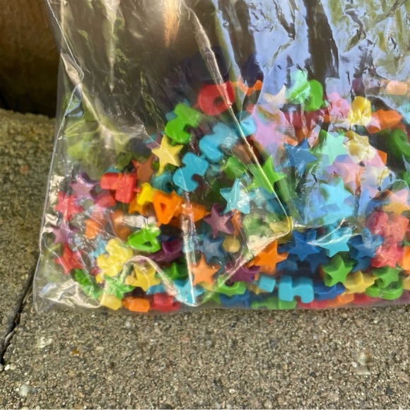 Kids Colorful Beads with Stars and Letters Necklace and Bracelet Making - Picture 3 of 7